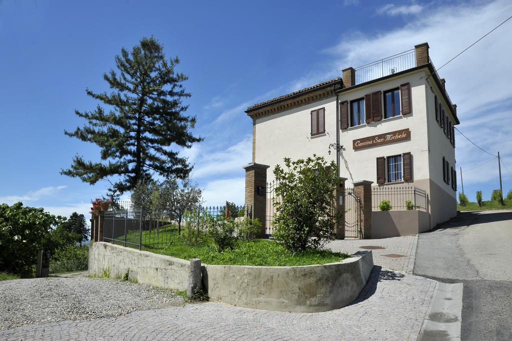 Bed and Breakfast Cascina San Michele Костильоле-д'Астри Экстерьер фото